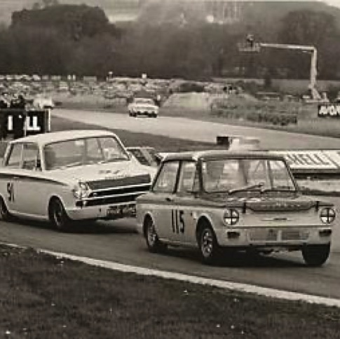 JIm sur la Cortina Lotus  à Goodwood  pour le St Mary'S Trophy,  1966